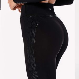 Lululemon plank to pike tight sz 4